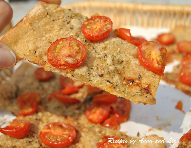 Crispy Thin Breads with tomatoes, Cheese & Herbs by 2sistersrecipes.com