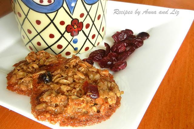 Oatmeal Cranberry and Pecan Cookies by 2sistersrecipes.com