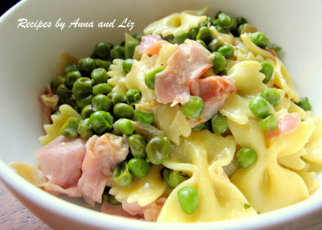 Pasta with Smoked Ham and Baby Peas by 2sistersrecipes.com