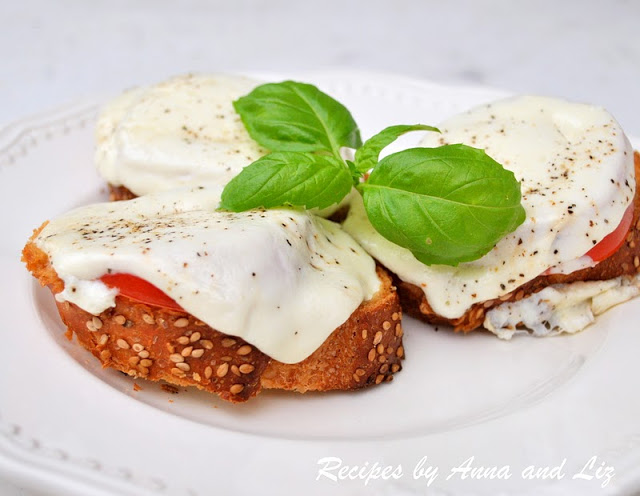 Mini Pizza Bruschetta by 2sistersrecipes.com