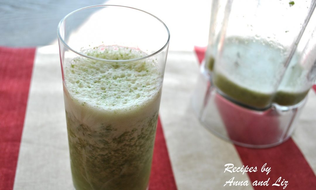 Kale Apple Banana Smoothie 2 Sisters Recipes by Anna and Liz