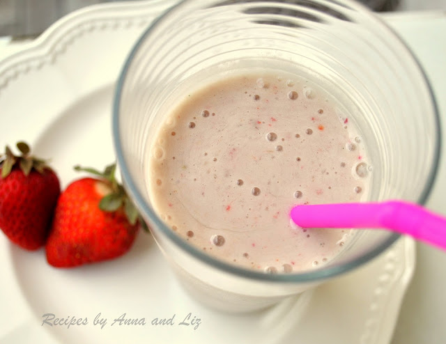 Banana Strawberry and Yogurt Protein Smoothie by 2sistersrecipes.com