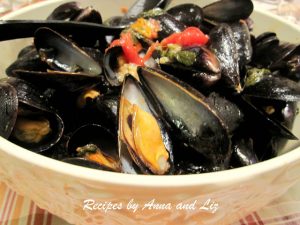 Quick Mussels with Tomatoes, Garlic and White Wine