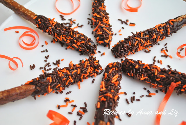 Witches Wands! Chocolate Covered Pretzel Rods, by 2sistersrecipes.com