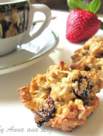 Healthy Oatmeal Cranberry Nut Cookies y 2sistersrecipes.com