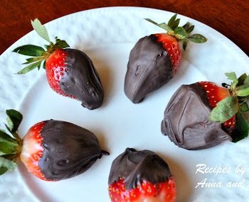 EASY Dark Chocolate Covered Strawberries by 2sistersrecipes.com