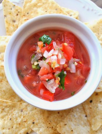Simple and Easy Spicy Salsa by 2sistersrecipes.com