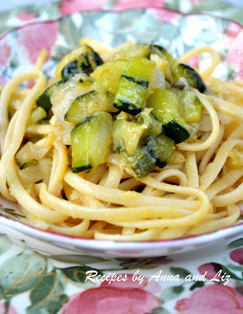 Linguine Pasta with Zucchini & Onions. by 2sistersrecipes.com 