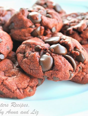 Chewy Triple Chocolate Chip Pudding Cookies by 2sistersrecipes.com