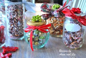 EASY Homemade Holiday Gift Ideas and Chocolate-Peppermint Mini Pretzels
