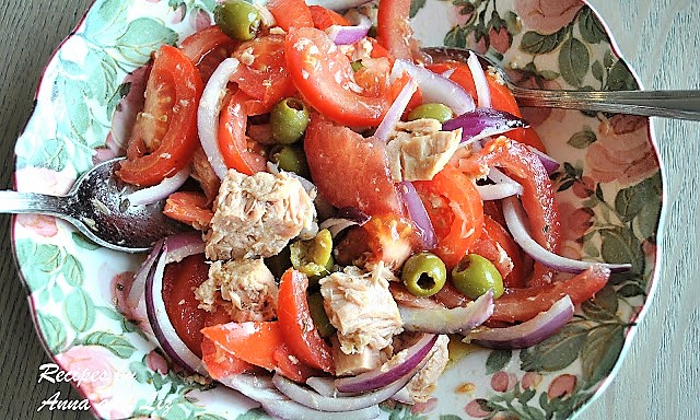 Refreshing Tomato Salad with Tuna, Olives, & Red Onions, by 2sistersrecipes.com