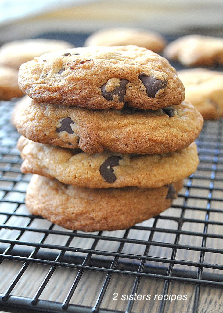 Chewy Chocolate Chip Cookies by 2sistersrecipes.com