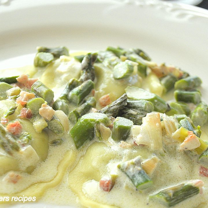 Spinach Ravioli with White Cream Asparagus Sauce by 2sistersrecipes.com