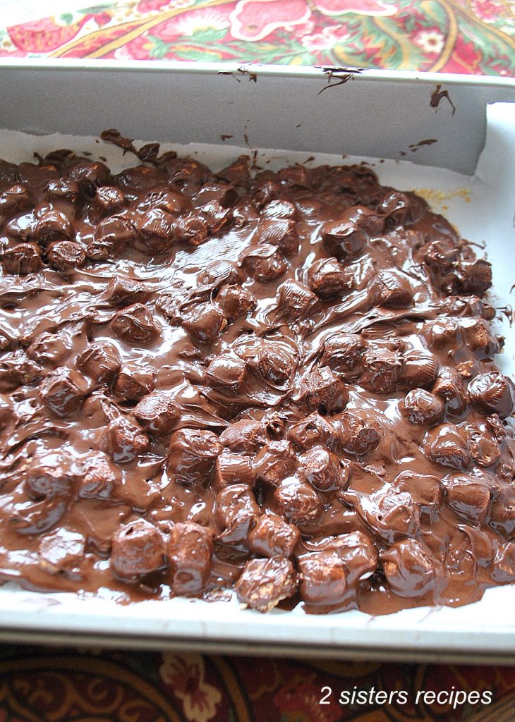  S'mores Dark Chocolate Bark by 2sistersrecipes.com 