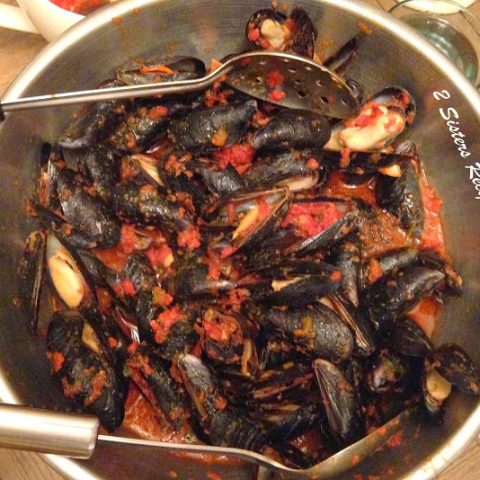 Quick Mussels Fra Diavolo by 2sistersrecipes.com