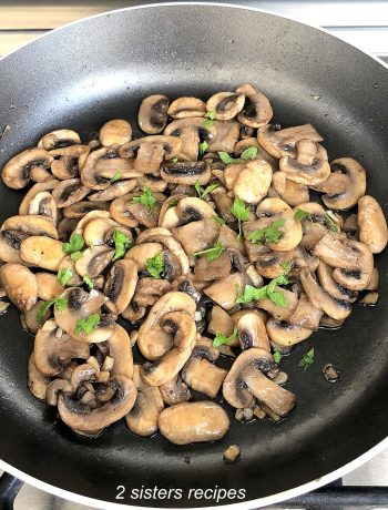 Easy Sauteed Mushrooms by 2sistersrecipes.com