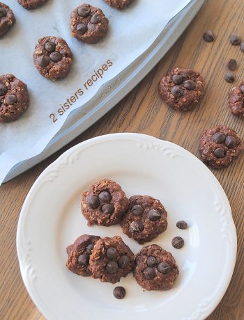 No-Bake Chocolate Chip Peanut Butter Cookies by 2sistersrecipes.com