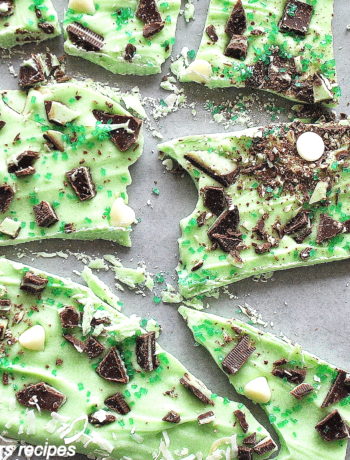St. Patrick's Day Green Chocolate Bark by 2sistersrecipes.com