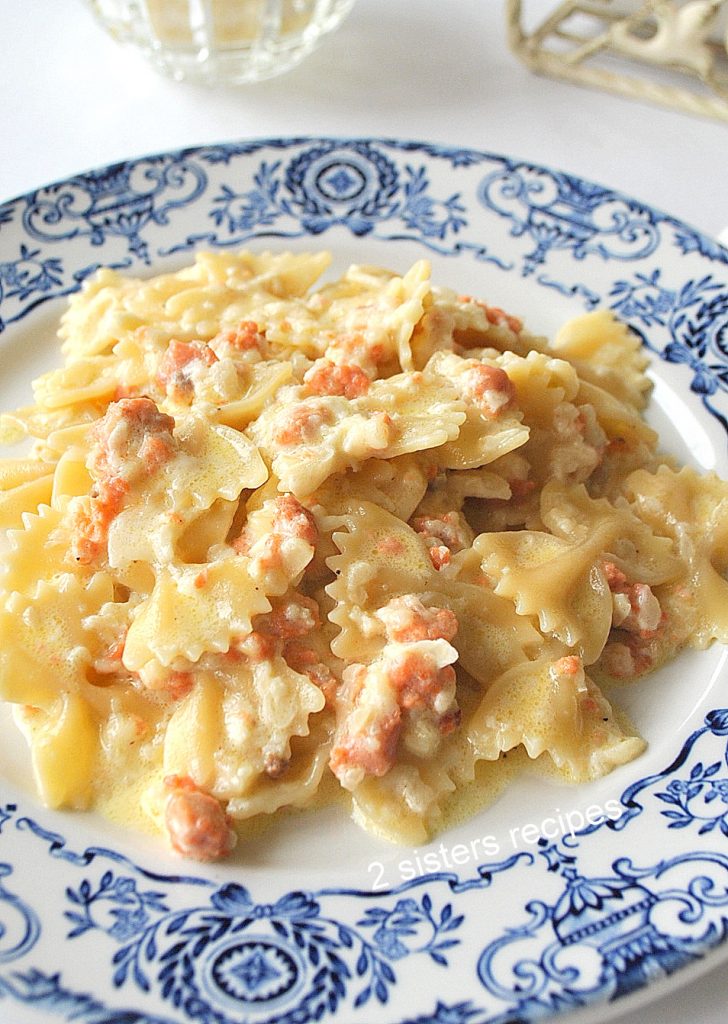 Pasta with Smoked Salmon in Creamy Sauce by 2sistesrecipes.com 