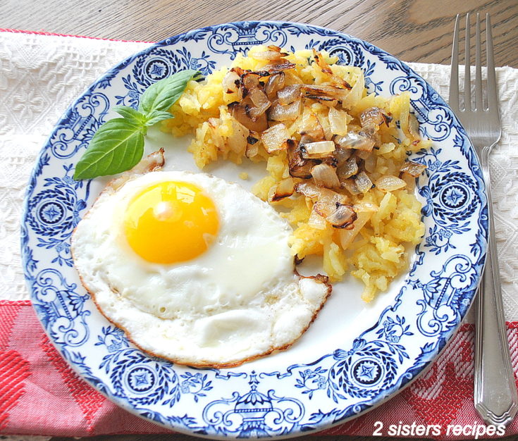 Easy Hash Browns Breakfast by 2sistersrecipes.com