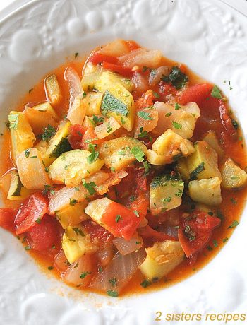 Fast & Easy Zucchini Tomato Soup by 2sistersrecipes.com