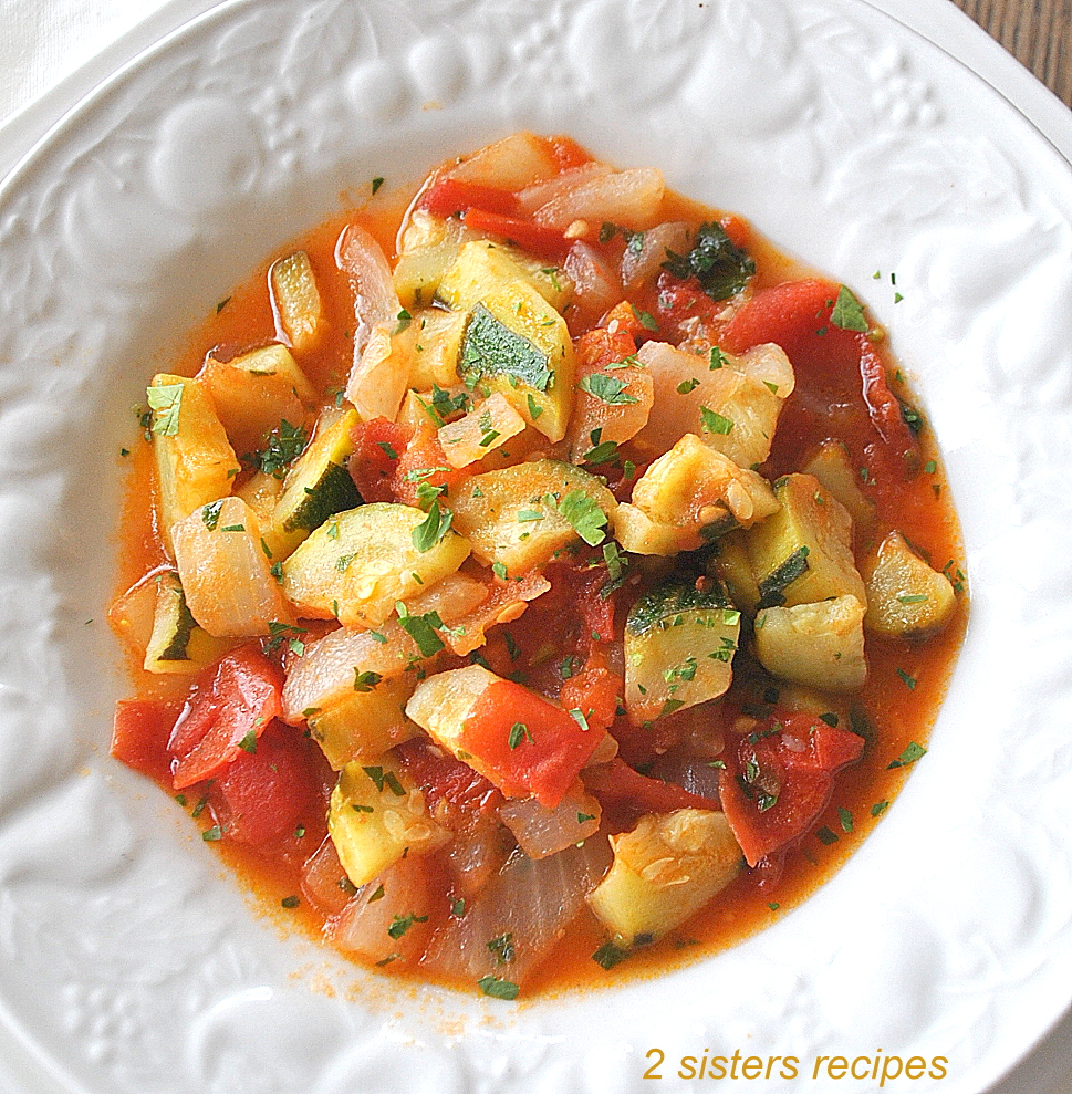 Fast & Easy Zucchini Tomato Soup by 2sistersrecipes.com