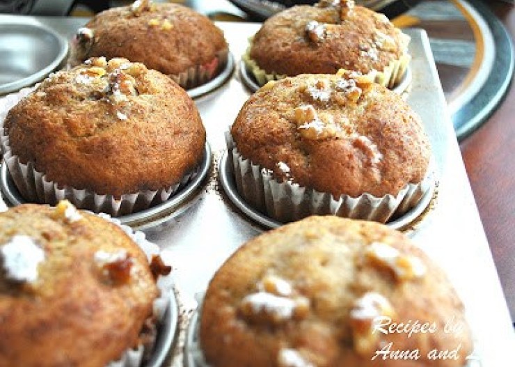 Low-Fat Banana Walnut Muffins by 2sistersrecipes.com