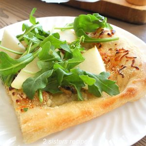 Pear and Roquefort Pizza
