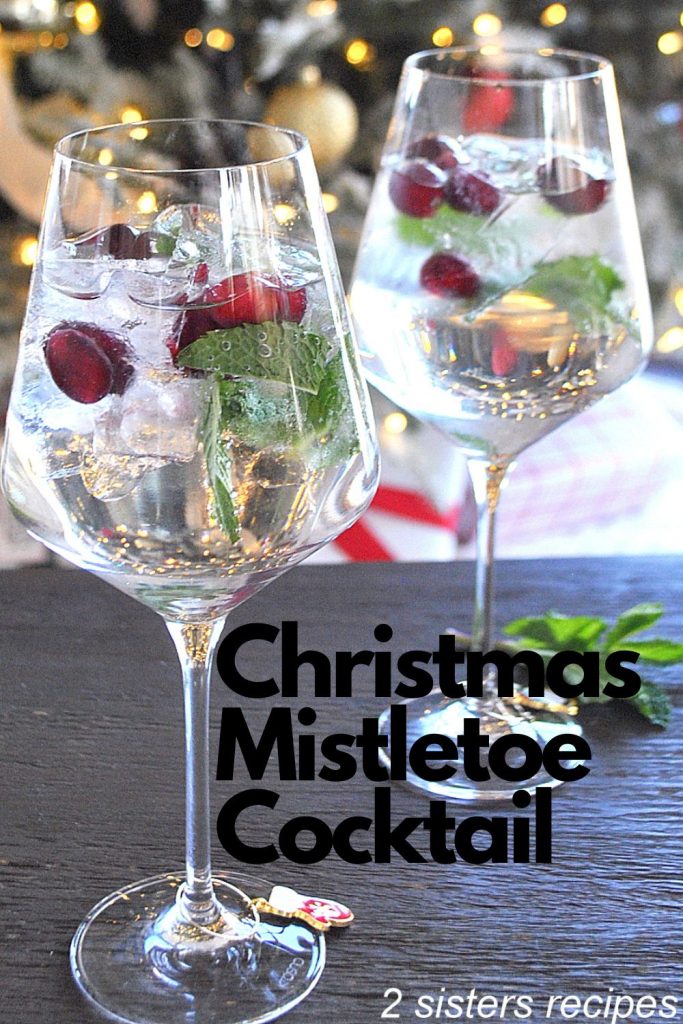Christmas Mistletoe Cocktail by 2sistersrecipes.com