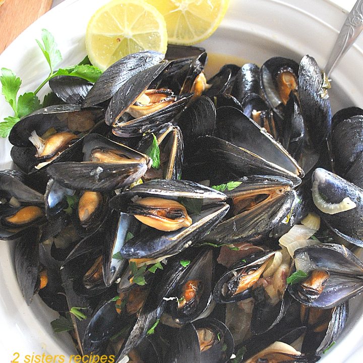Steamed Mussels in Garlic Fennel Broth by 2sistersrecipes.com